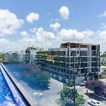 Lunada Condo by Bric